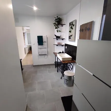 Apartment Le Jacquard * Jardin, Proche Gare, Ferry * Calais